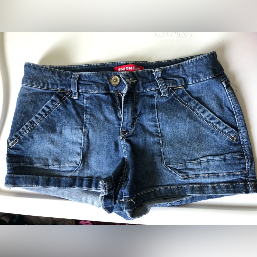 Denim UNIONBAY shorts.
